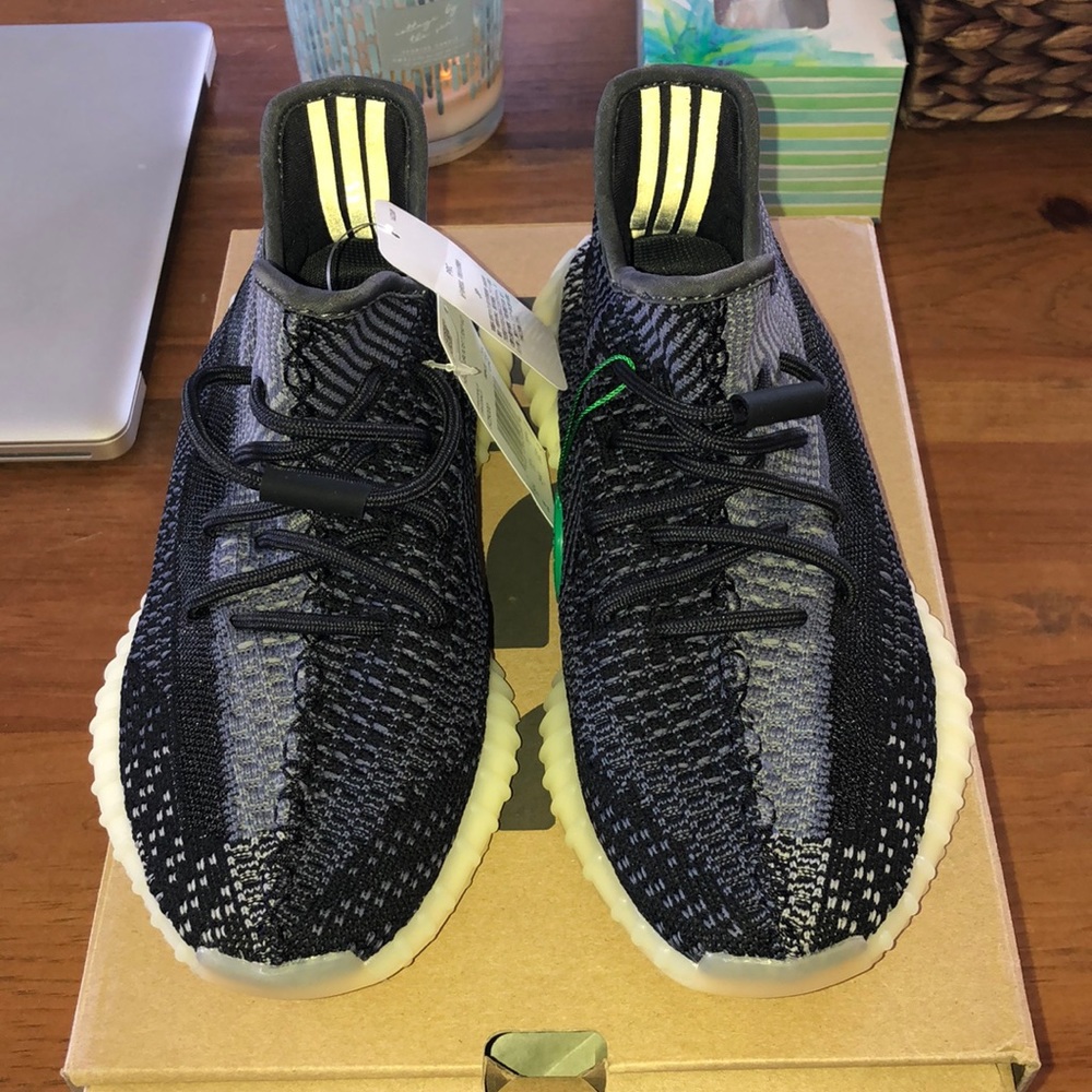 Yeezy 350 V2 Sneakers